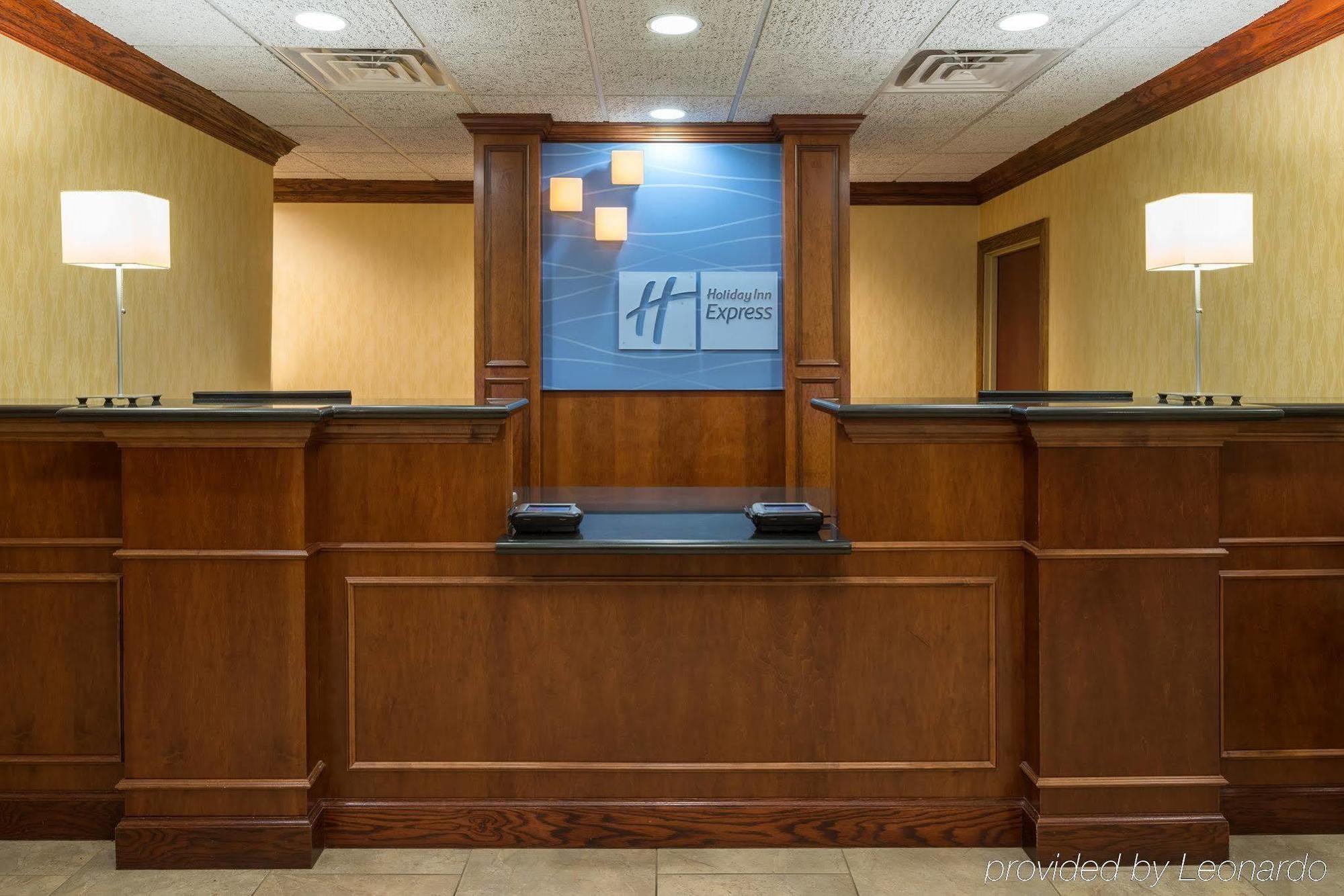 Holiday Inn Express & Suites Lexington Downtown Area-Keeneland, An Ihg Hotel Esterno foto