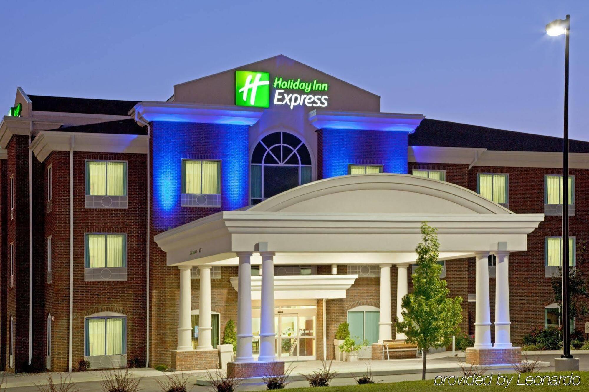 Holiday Inn Express & Suites Lexington Downtown Area-Keeneland, An Ihg Hotel Esterno foto