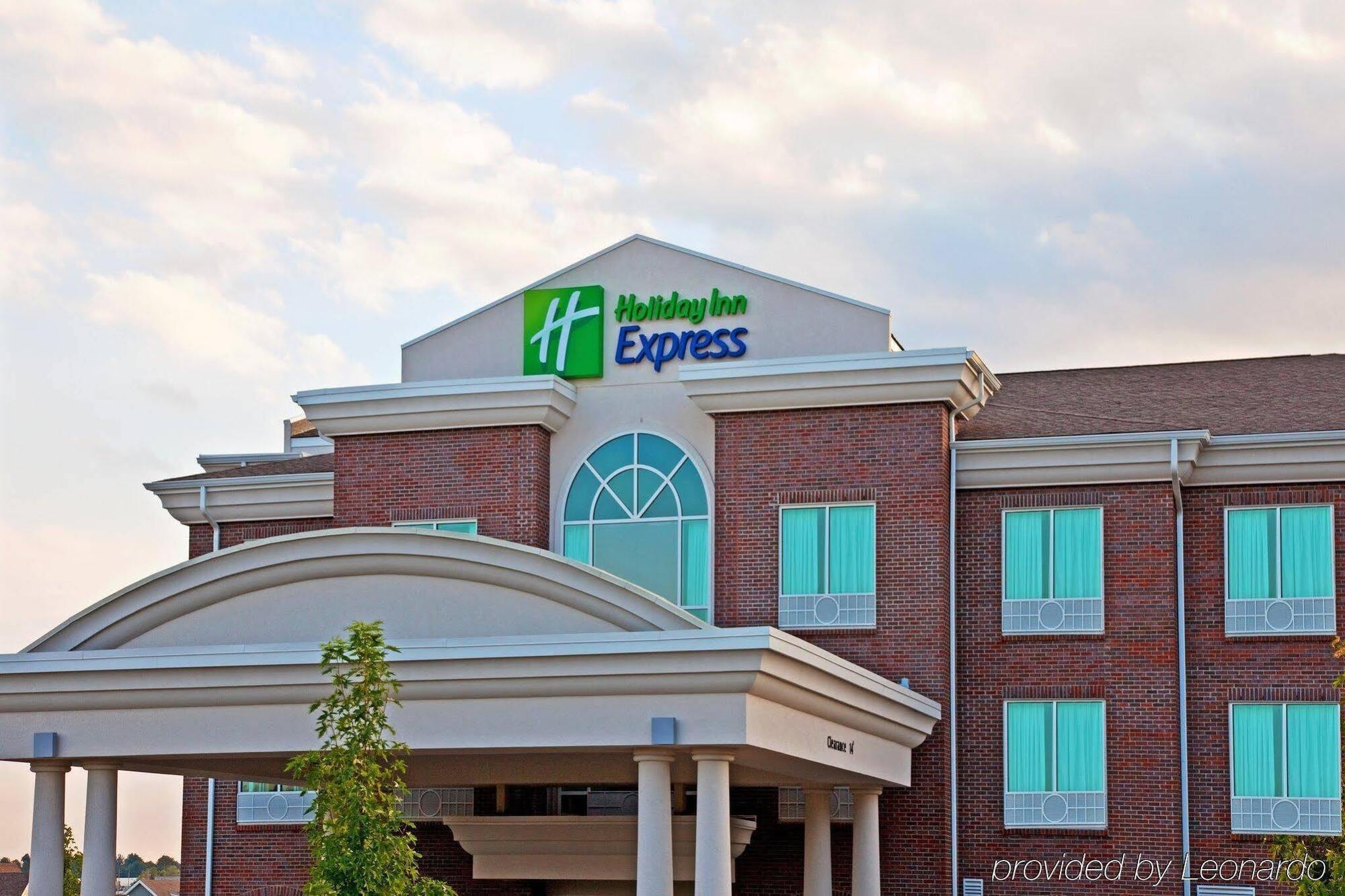 Holiday Inn Express & Suites Lexington Downtown Area-Keeneland, An Ihg Hotel Esterno foto